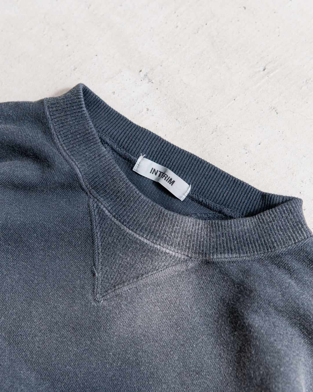 INTERIM VINTAGE FADE BOTH V-GAZETTE SWEAT SHIRT