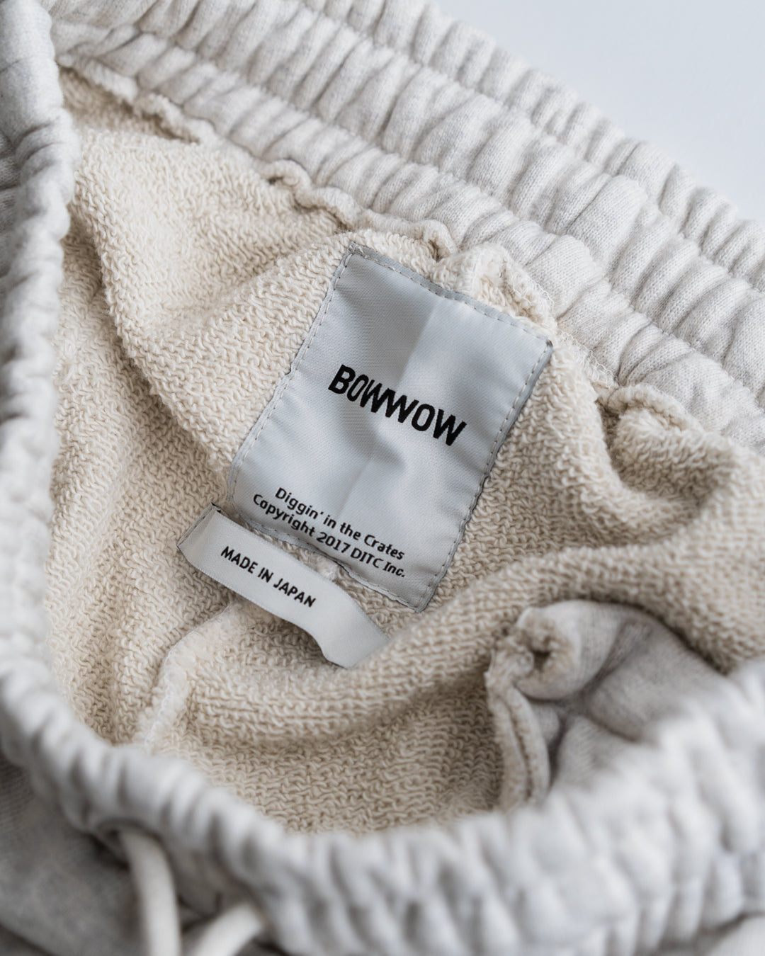 通販] BOWWOW(バウワウ) ESSENTIAL CHINO PANTS AGED 商品ページ – fazeone