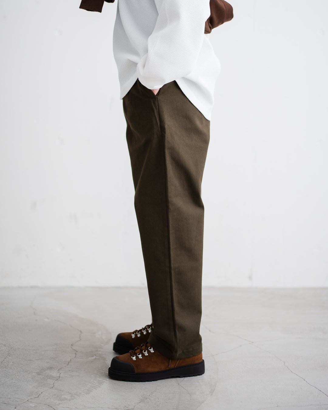 [予約商品 PRE ORDER] average_ Standard 2Tuck Pants