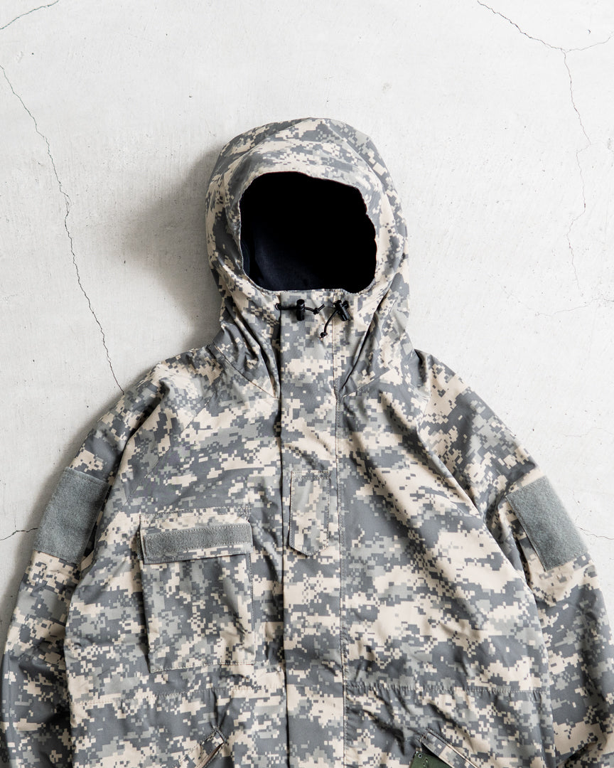 LOG HOUSE DESIGN 90's DEAD STOCK MILITARY TEST SAMPLE GORE-TEX REVERSIBLE PARKA