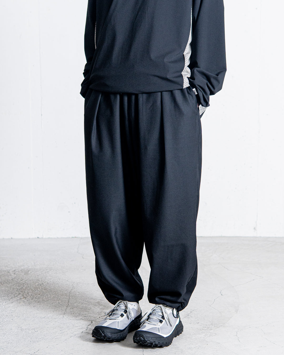 UNTRACE TPO Tapered pants _154