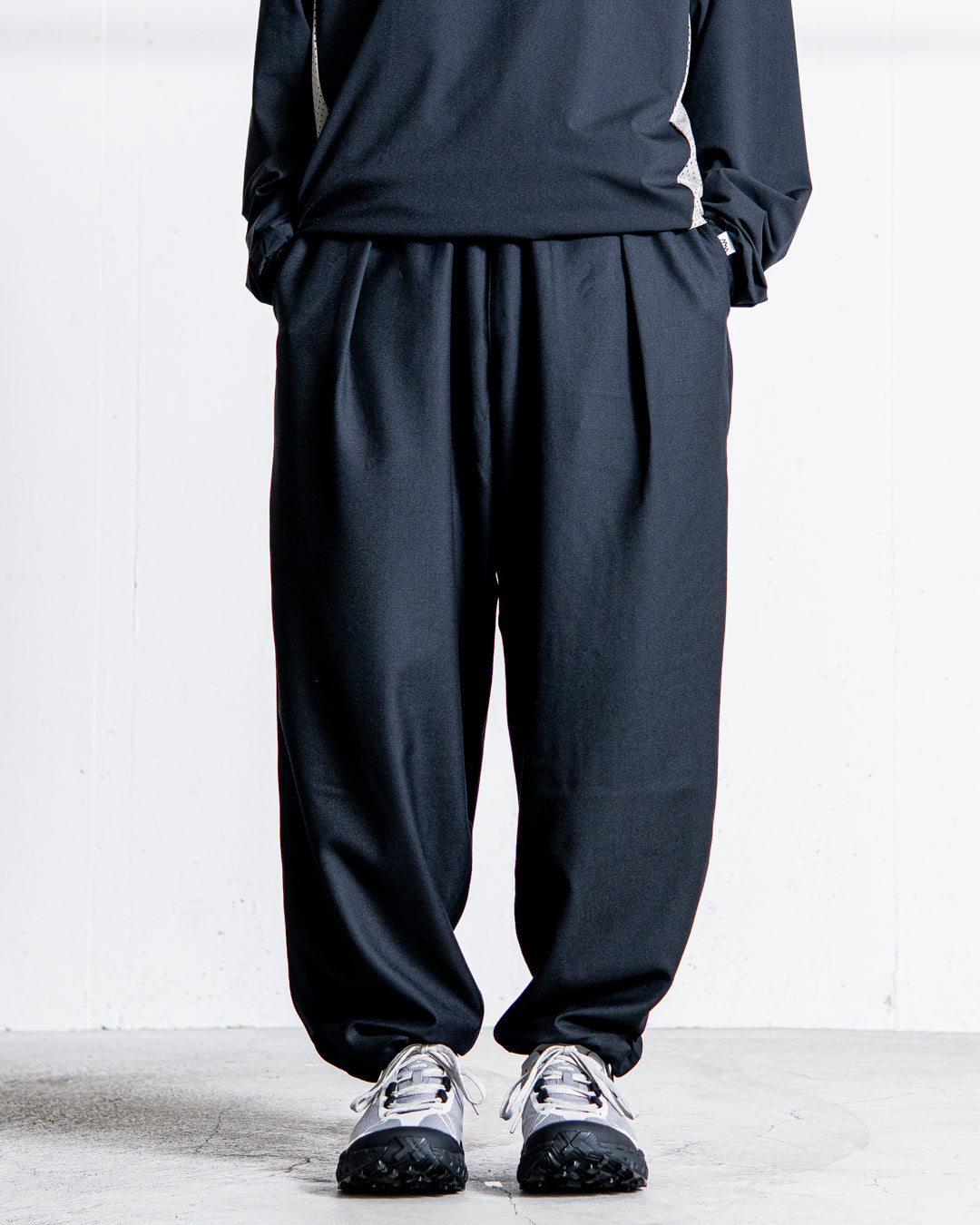 UNTRACE TPO Tapered pants _154