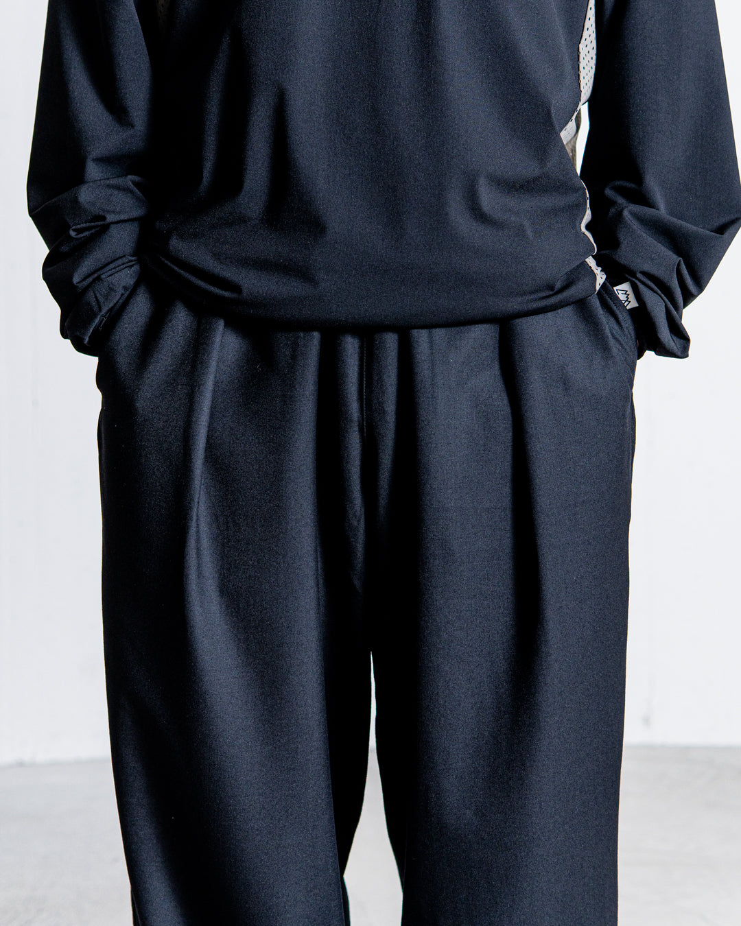 UNTRACE TPO Tapered pants _154