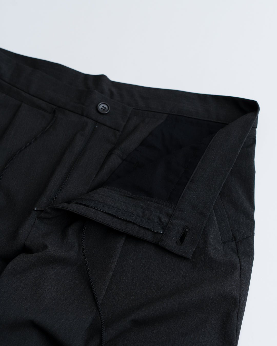 is-ness GUSSET CROTCH PANTS