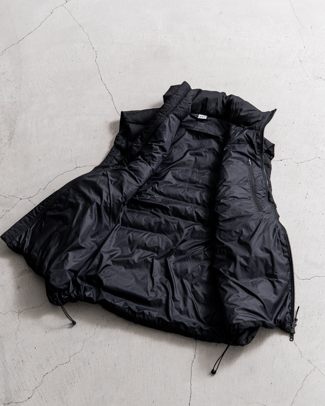 ES.1 Middle Down Vest
