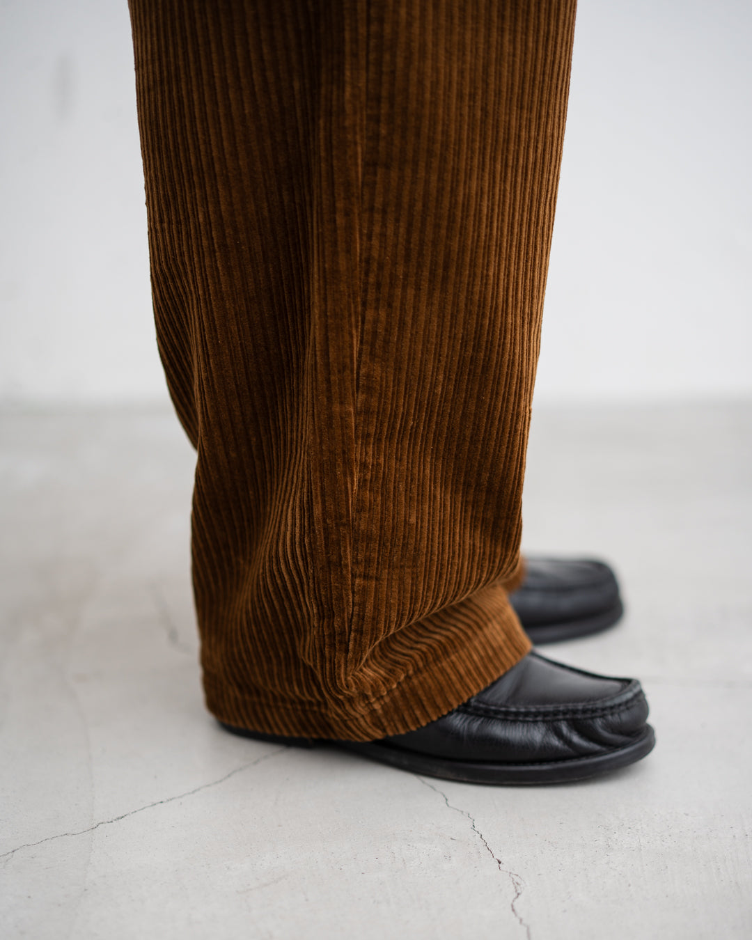 [10.17 sat 12:00 Release] SEDAN ALL-PURPOSE Corduroy Baggy Jeans