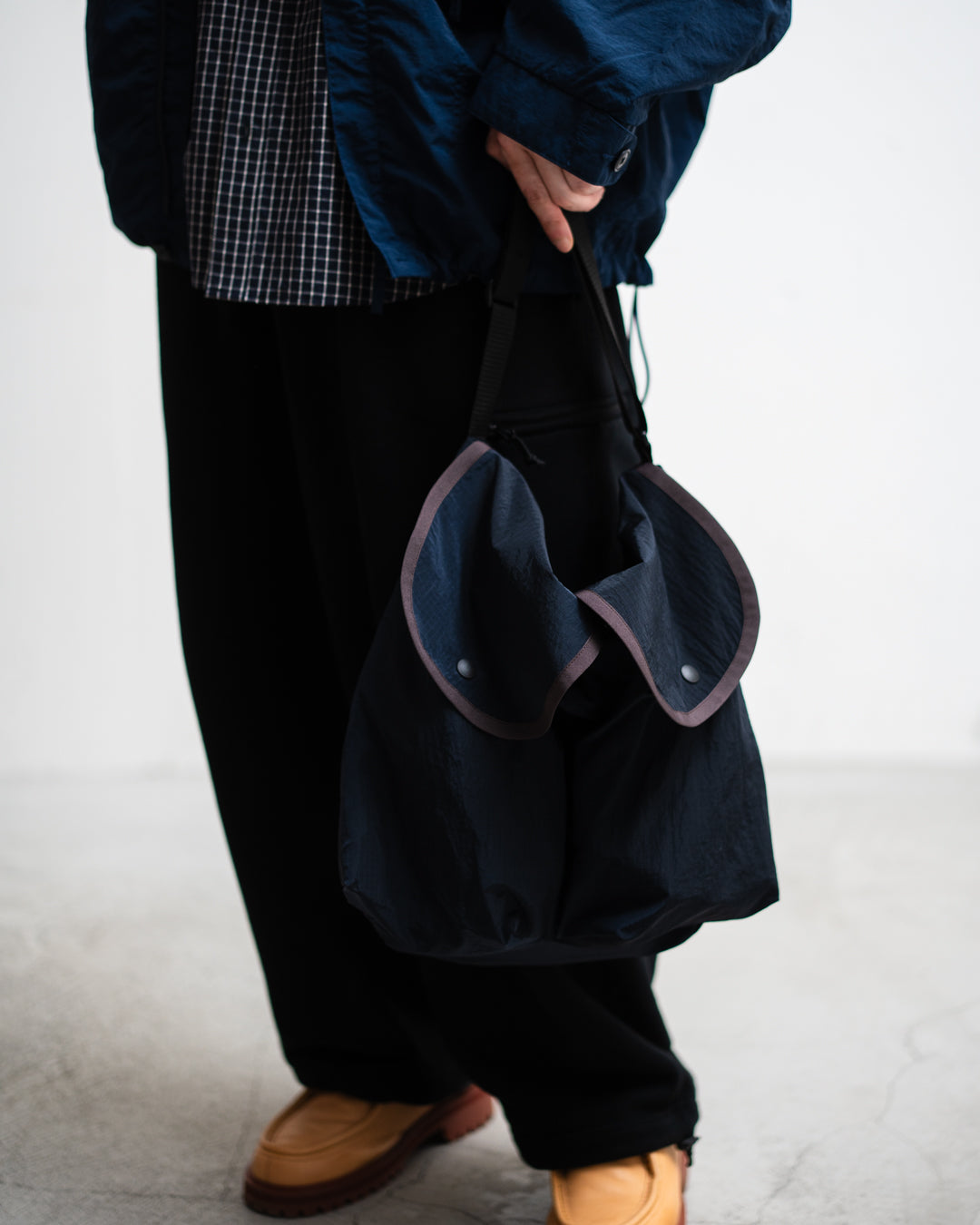 wonderland Large Pocket