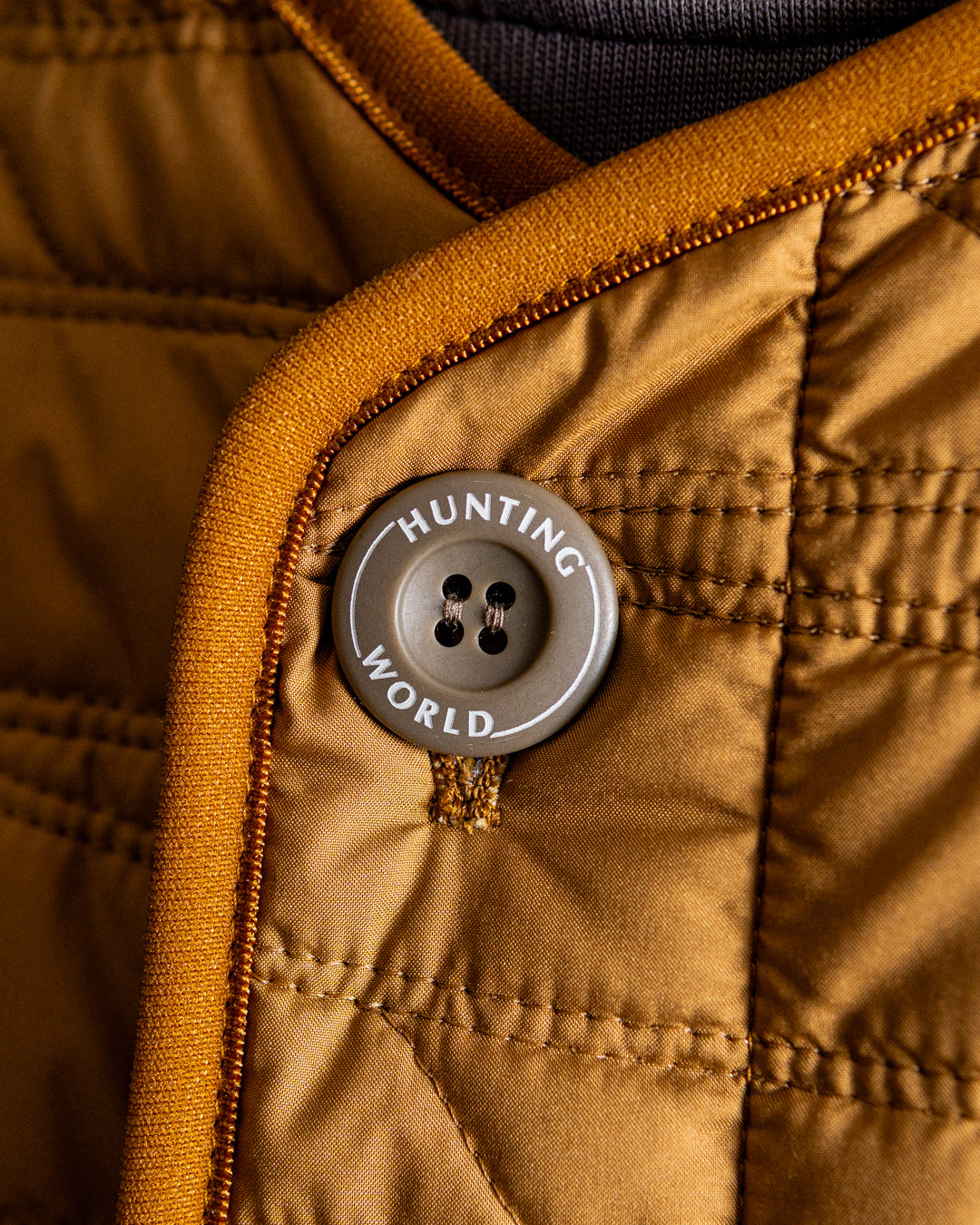 【limited】HUNTING WORLD CRAFTED BY DESCENTE.LAB ATY STRETCH WOVEN QUILTED SHORT LINER COAT