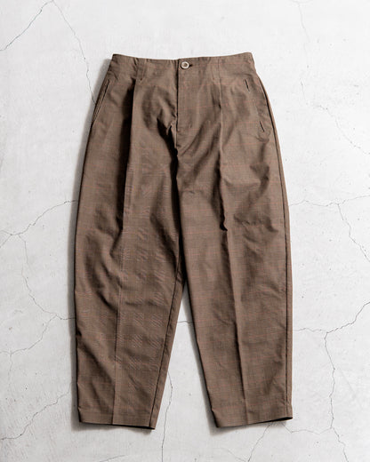 【limited】HUNTING WORLD CRAFTED BY DESCENTE.LAB ATY STRETCH WOVEN ONE TUCK CURVE PANTS