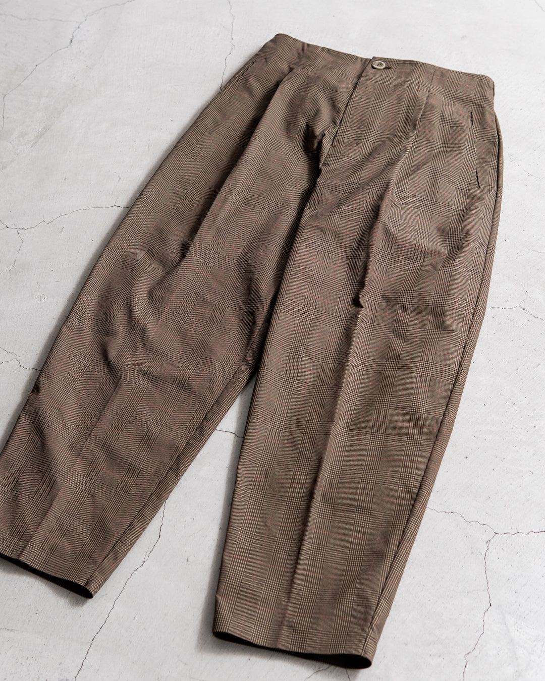 【limited】HUNTING WORLD CRAFTED BY DESCENTE.LAB ATY STRETCH WOVEN ONE TUCK CURVE PANTS
