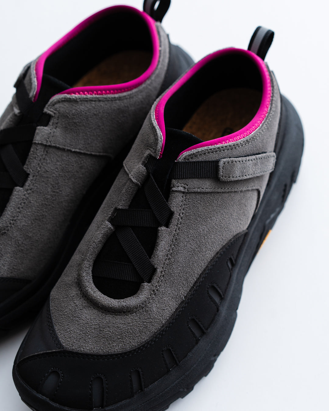 pg LADYBUG - CHARCOAL