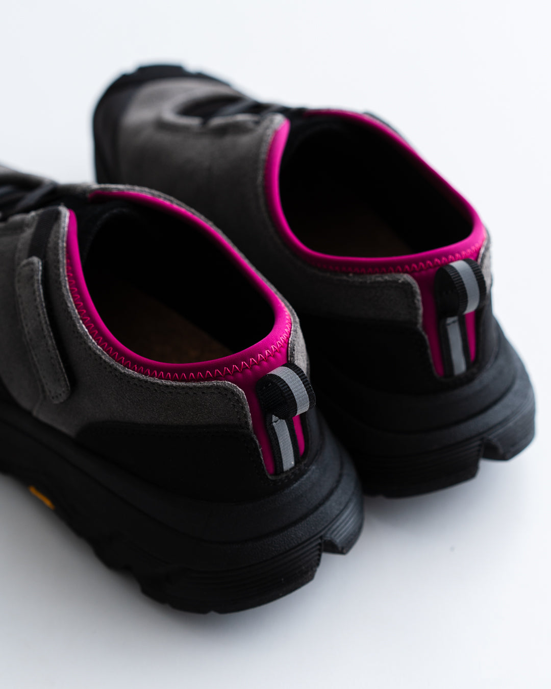 pg LADYBUG - CHARCOAL