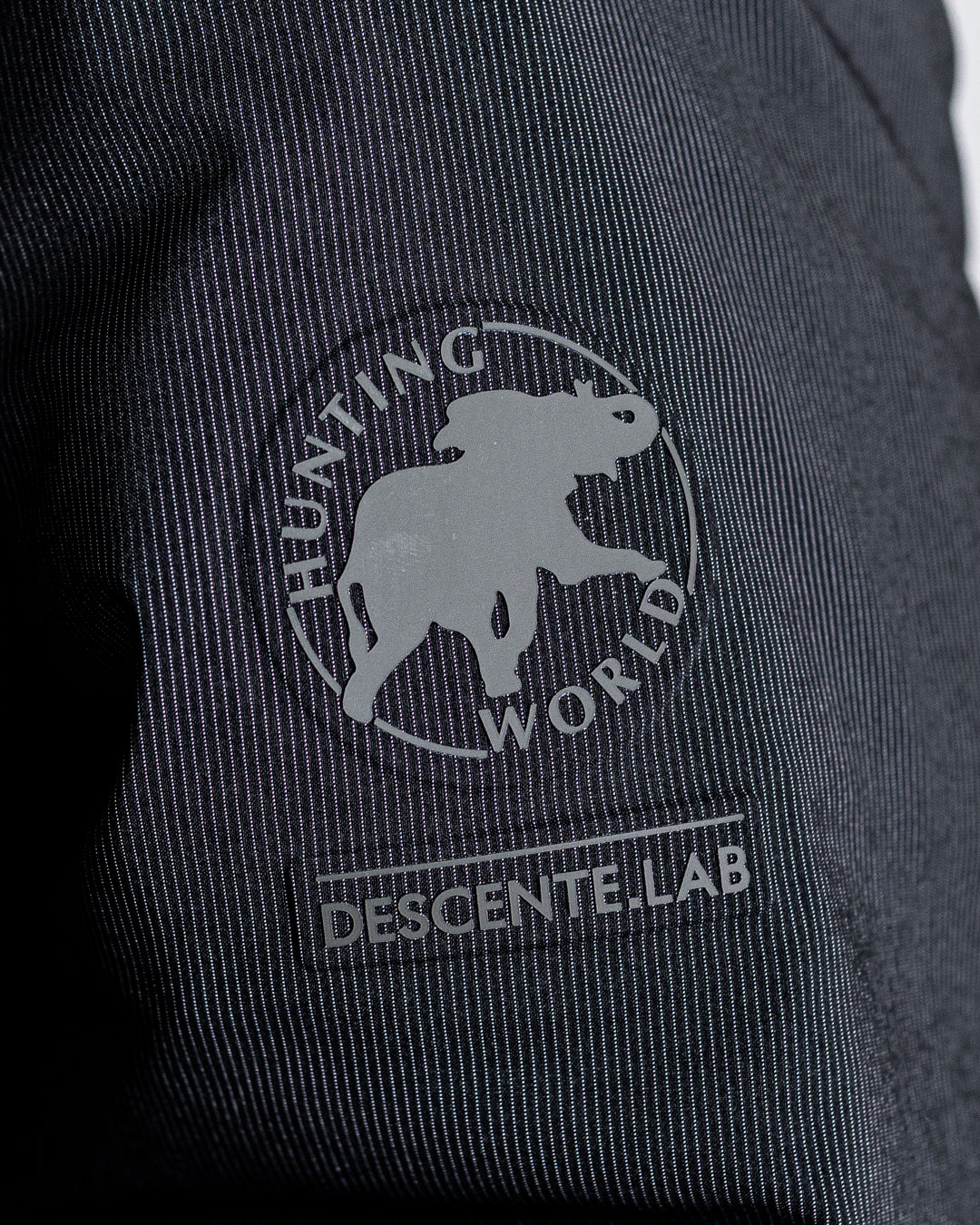 【limited】HUNTING WORLD CRAFTED BY DESCENTE.LAB ALTERNATELY WAVE DOWN HOODED JACKET