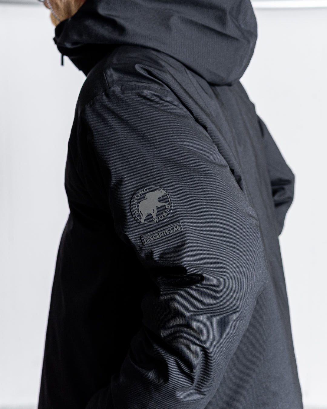 【limited】HUNTING WORLD CRAFTED BY DESCENTE.LAB ALTERNATELY WAVE DOWN HOODED JACKET