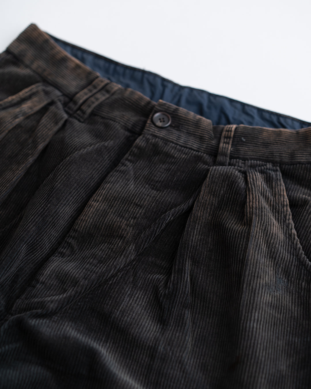 ANACHRONORM CORDUROY TUCK WIDE PANTS