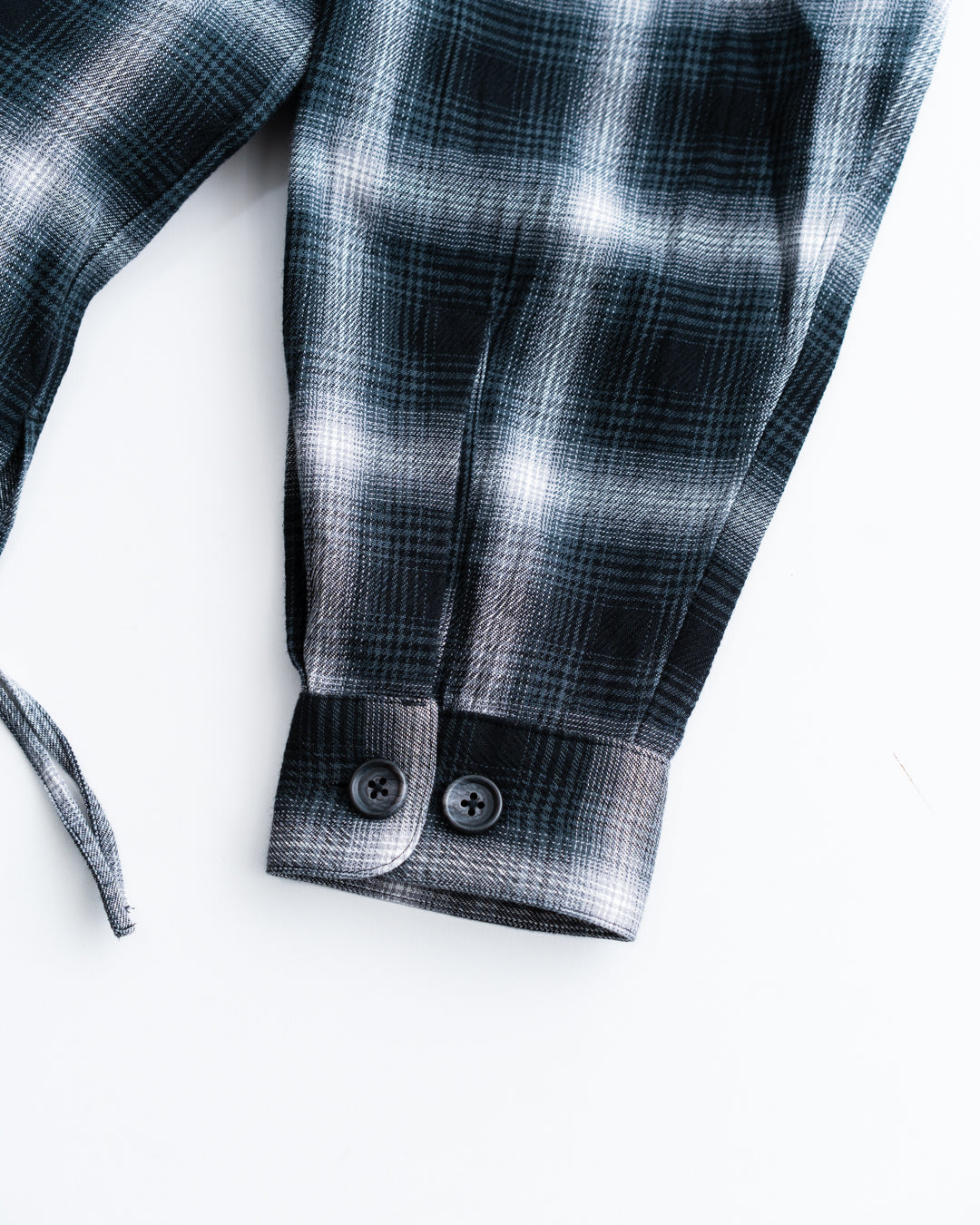 [3.7 sat 12:00 Release] SEDAN ALL-PURPOSE Ombre Plaid Hooded Shirt