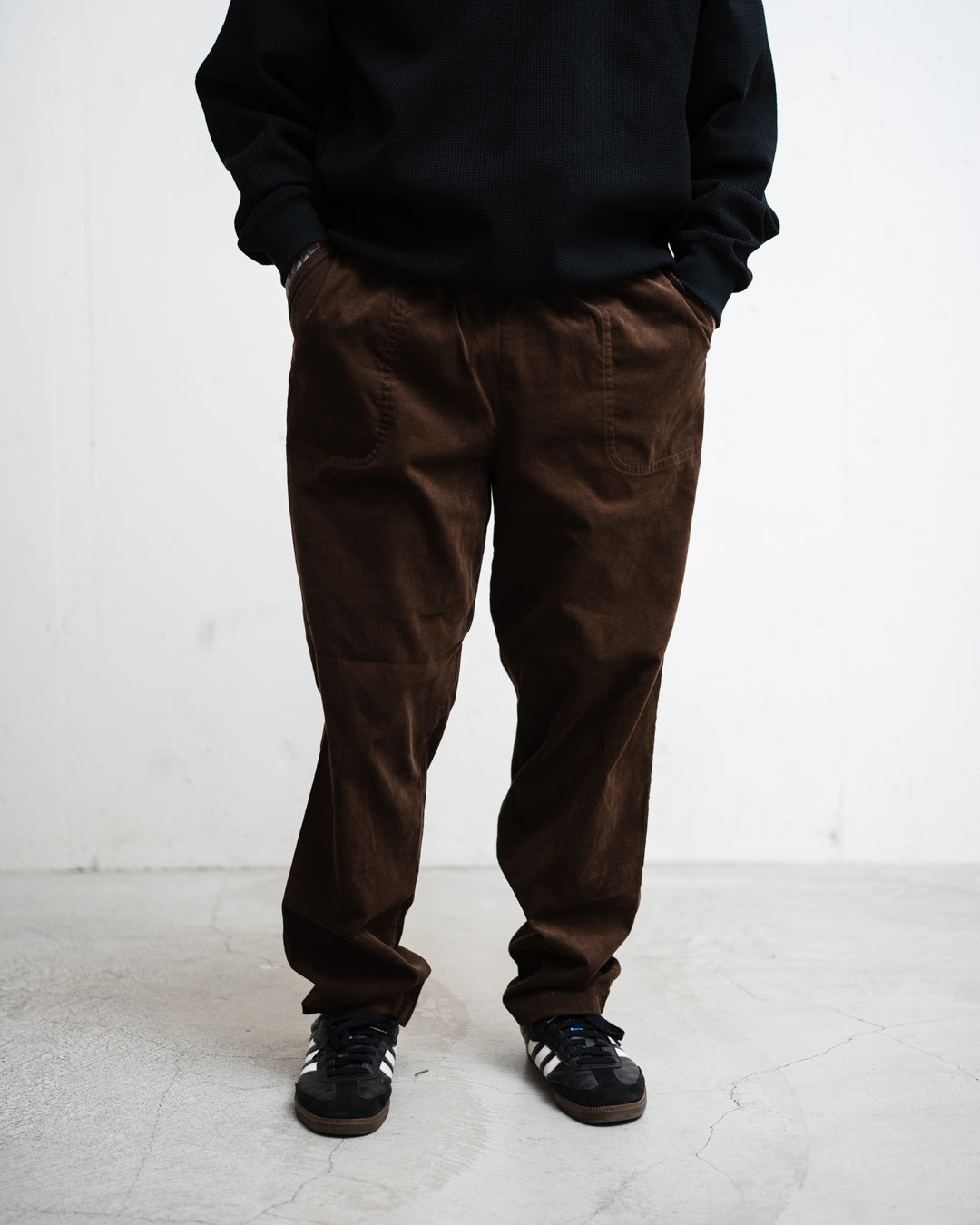 通販] FOUNDOUR(ファウンダ) COTTON CORDUROY EASY PANTS 商品ページ