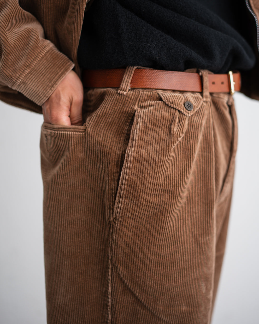 [10.24 sat 12:00 Release] FOUNDOUR COTTON CORDUROY WIDE TUCK TROUSERS