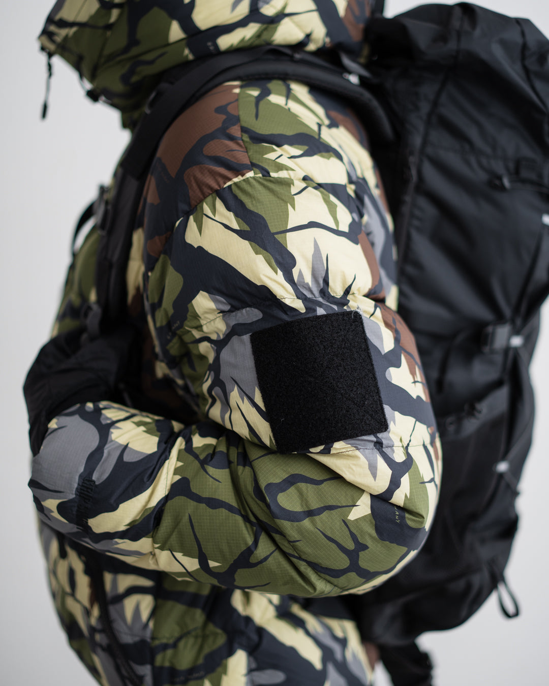 【Collaboration Item】GRIP SWANY CORDURA DOWN JACKET BLACK CAMO