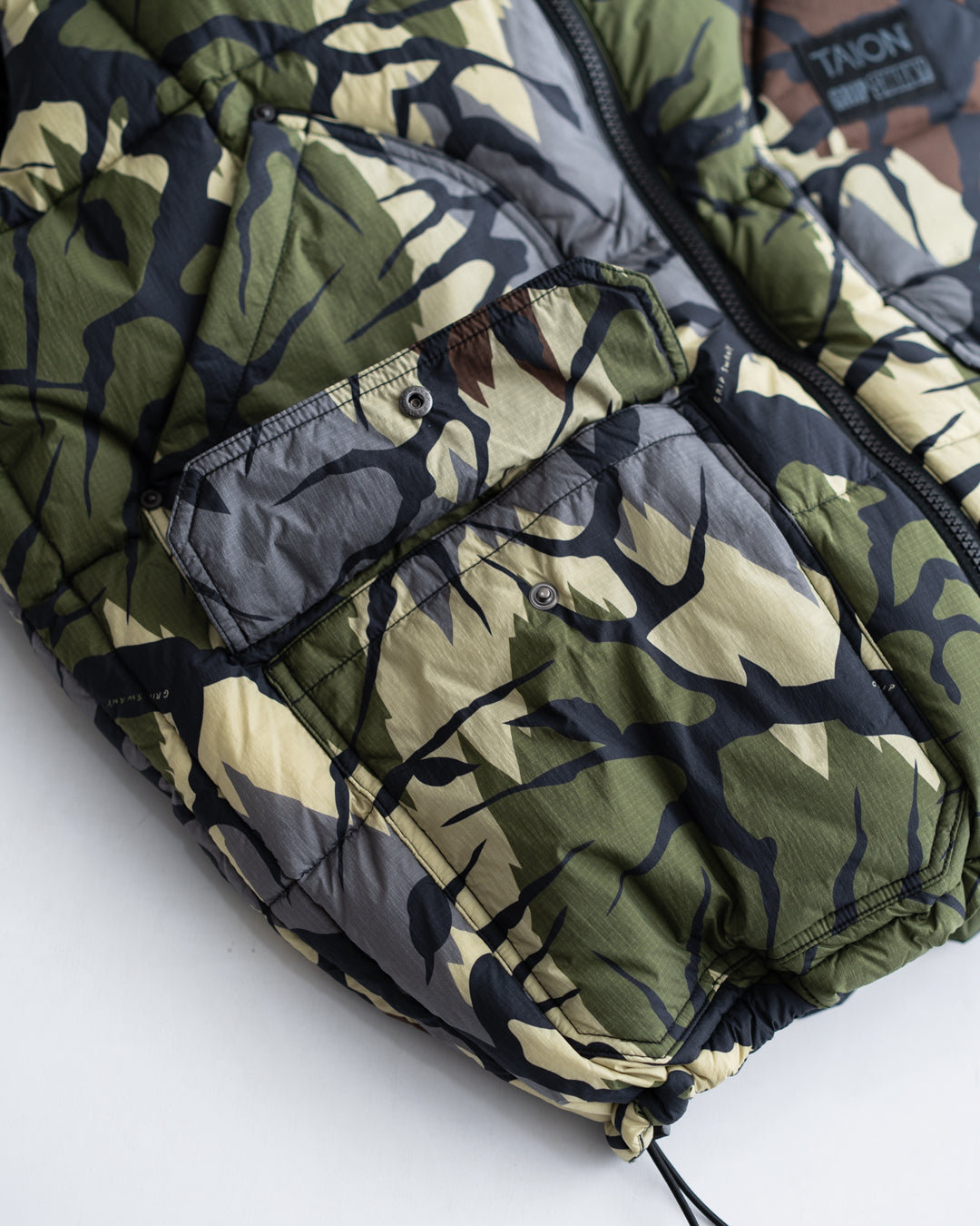 【Collaboration Item】GRIP SWANY CORDURA DOWN VEST BLACK CAMO