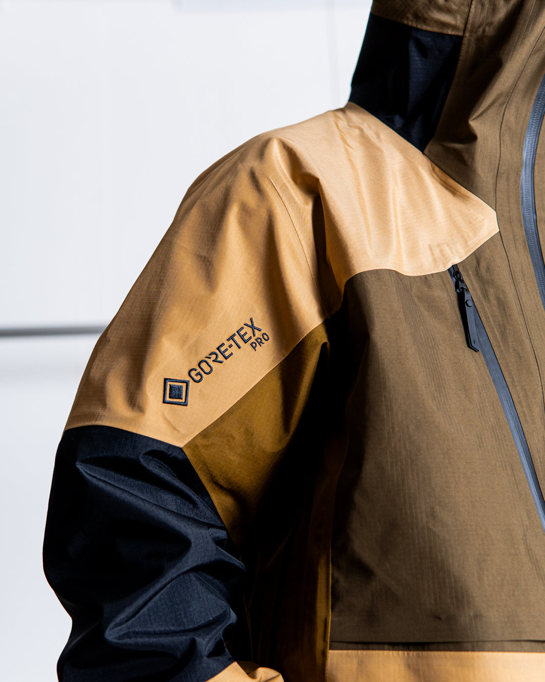 Peak Performance Vertical Gore-Tex Pro Jacket