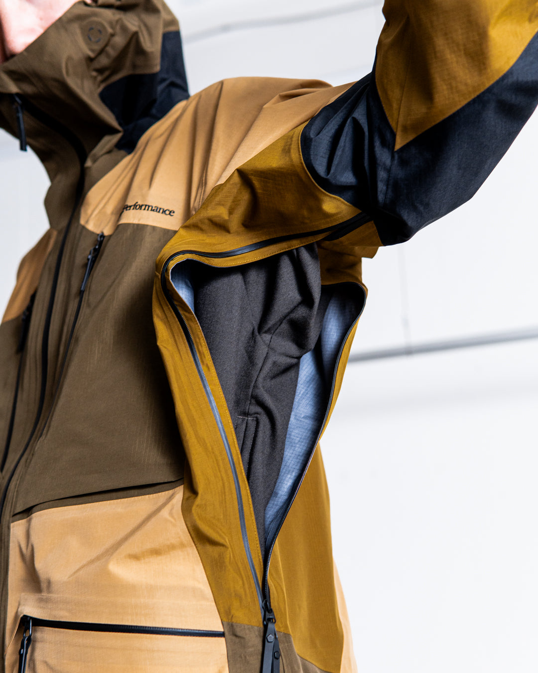 Peak Performance Vertical Gore-Tex Pro Jacket