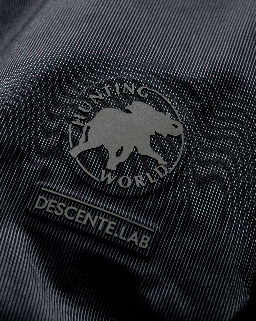 【limited】HUNTING WORLD CRAFTED BY DESCENTE.LAB ALTERNATELY WAVE DOWN HOODED JACKET