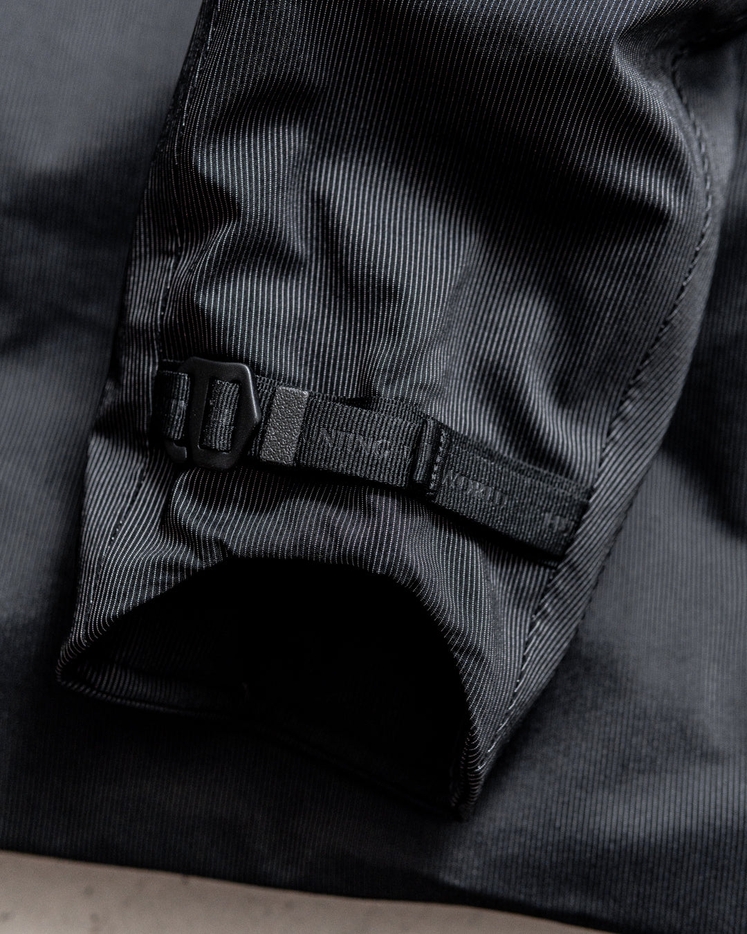 【limited】HUNTING WORLD CRAFTED BY DESCENTE.LAB ALTERNATELY WAVE DOWN HOODED JACKET