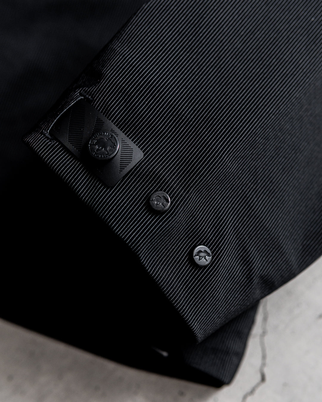 【limited】HUNTING WORLD CRAFTED BY DESCENTE.LAB HARD SHELL ASYMMETRY FIELD JACKET