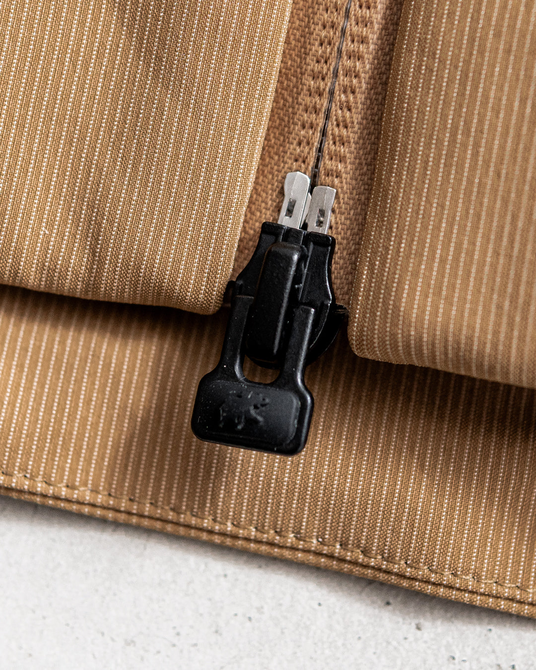 【limited】HUNTING WORLD CRAFTED BY DESCENTE.LAB HARD SHELL ASYMMETRY FIELD JACKET