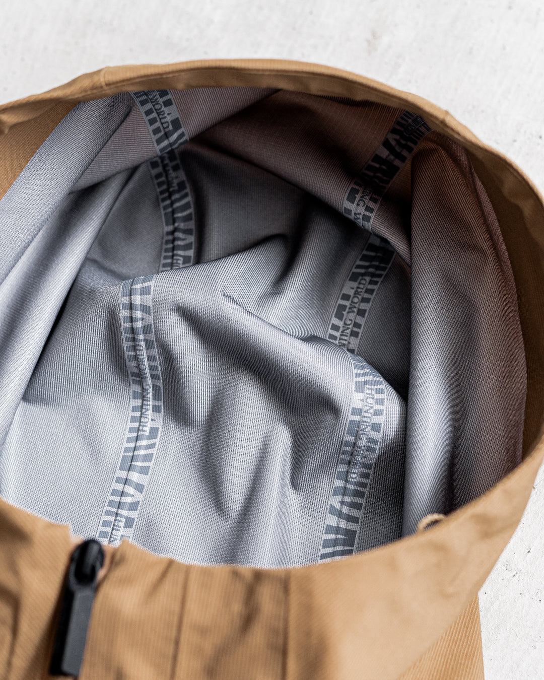 【limited】HUNTING WORLD CRAFTED BY DESCENTE.LAB HARD SHELL ASYMMETRY FIELD JACKET