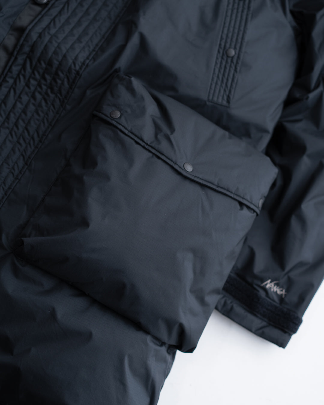 NANGA AURORA TEX DOWN FIELD HALF COAT