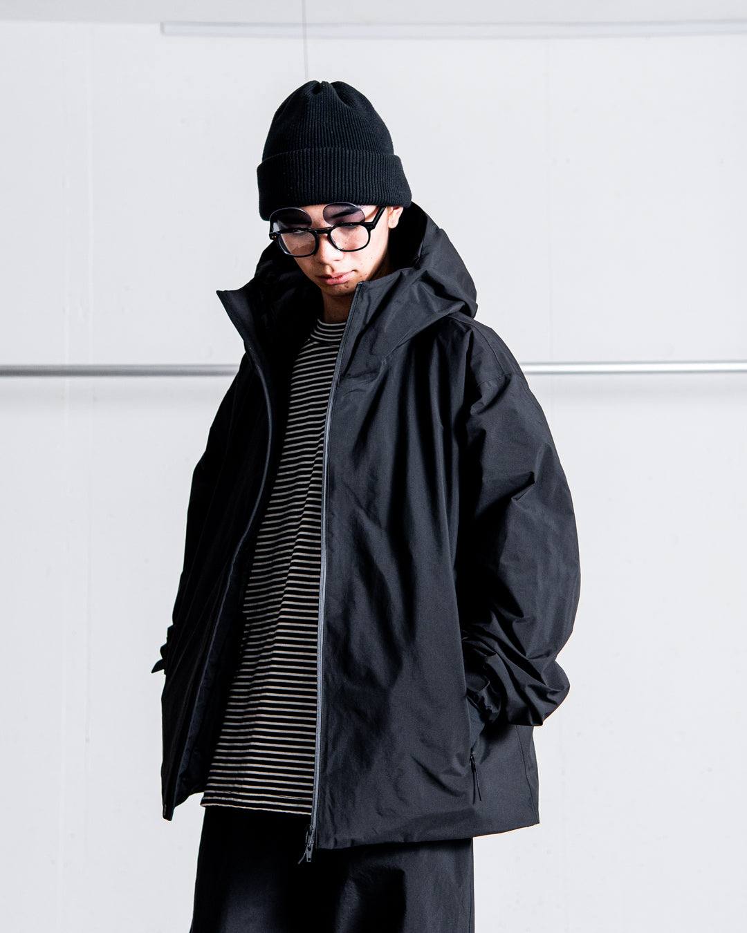 ES.1 3lyr down hoodie