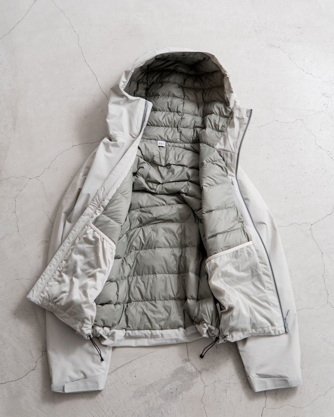 ES.1 3lyr down hoodie