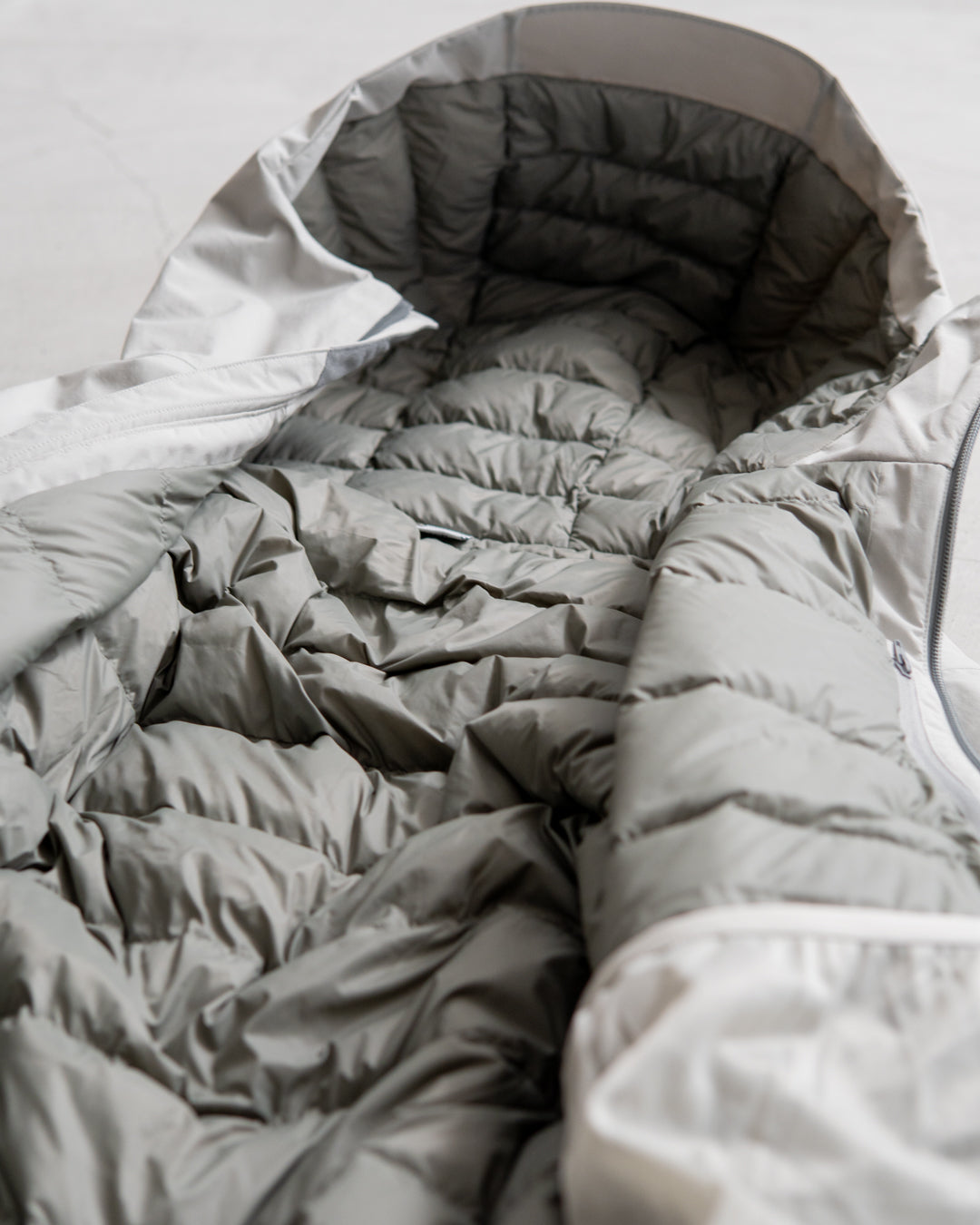 ES.1 3lyr down hoodie