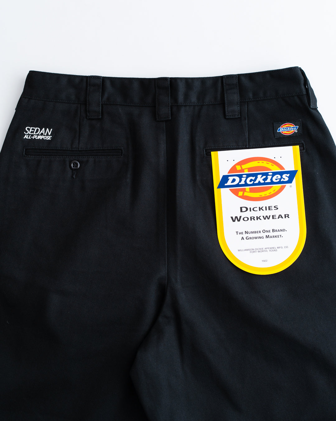 SEDAN ALL-PURPOSE × Dickies Tuck Wide Shorts