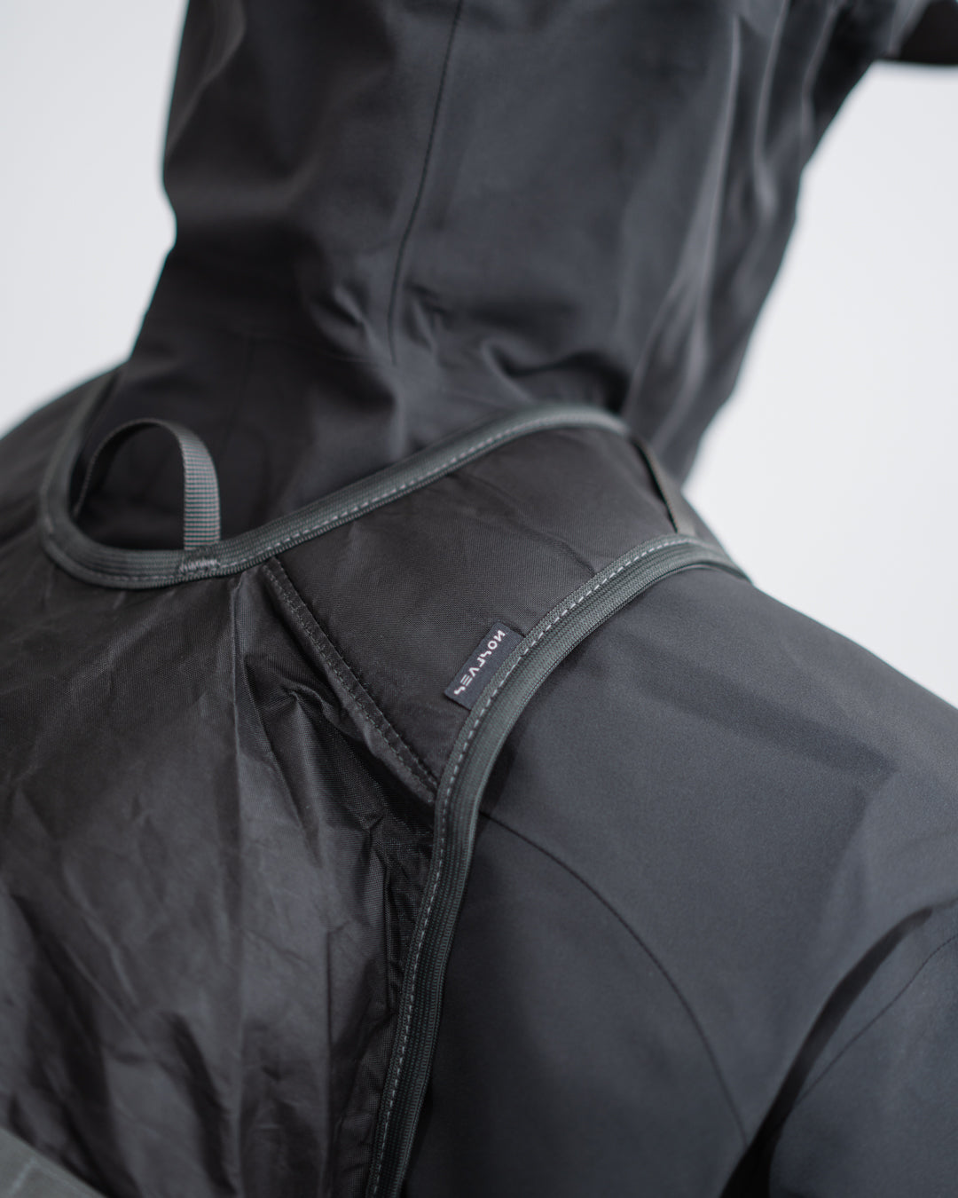 SEALSON DROP14 BACKPACK - OBSIDIAN BLACK