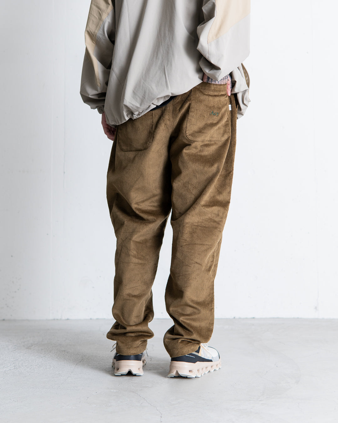 CORDUROY GAMING CARGO PANTS / IVORY - ファッション