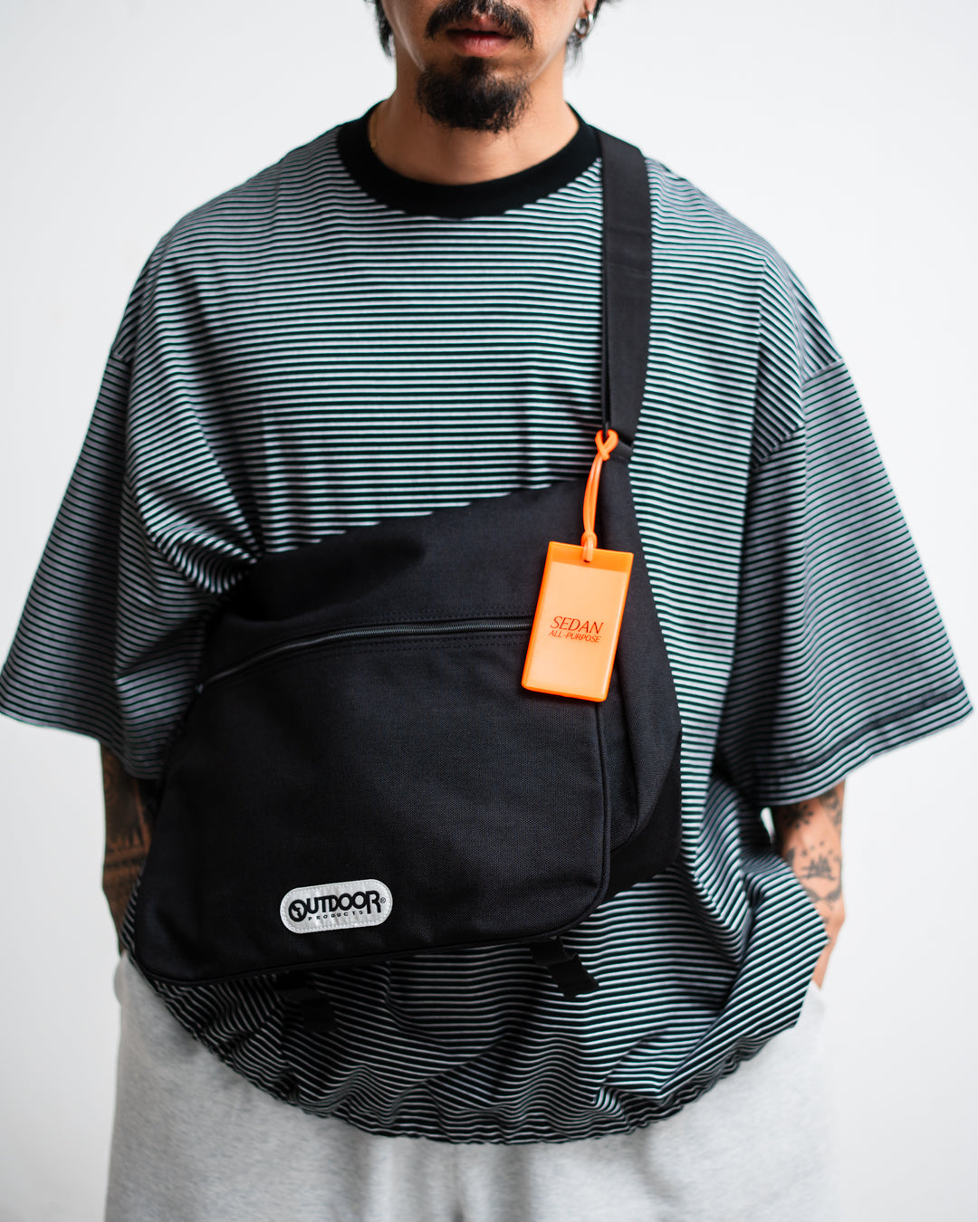 SEDAN ALL-PURPOSE OUTDOOR PRODUCTS® / NIMBUS Shoulder Carry-All