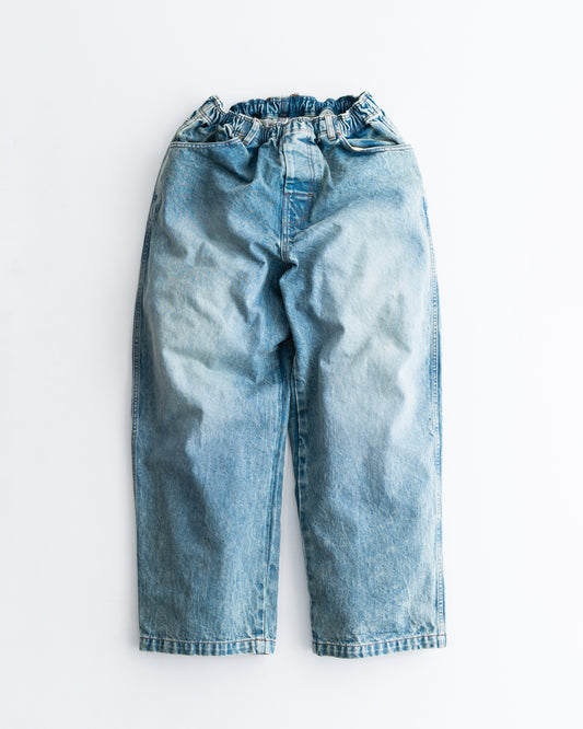 COMFORTABLE REASON Fade Straight Denim