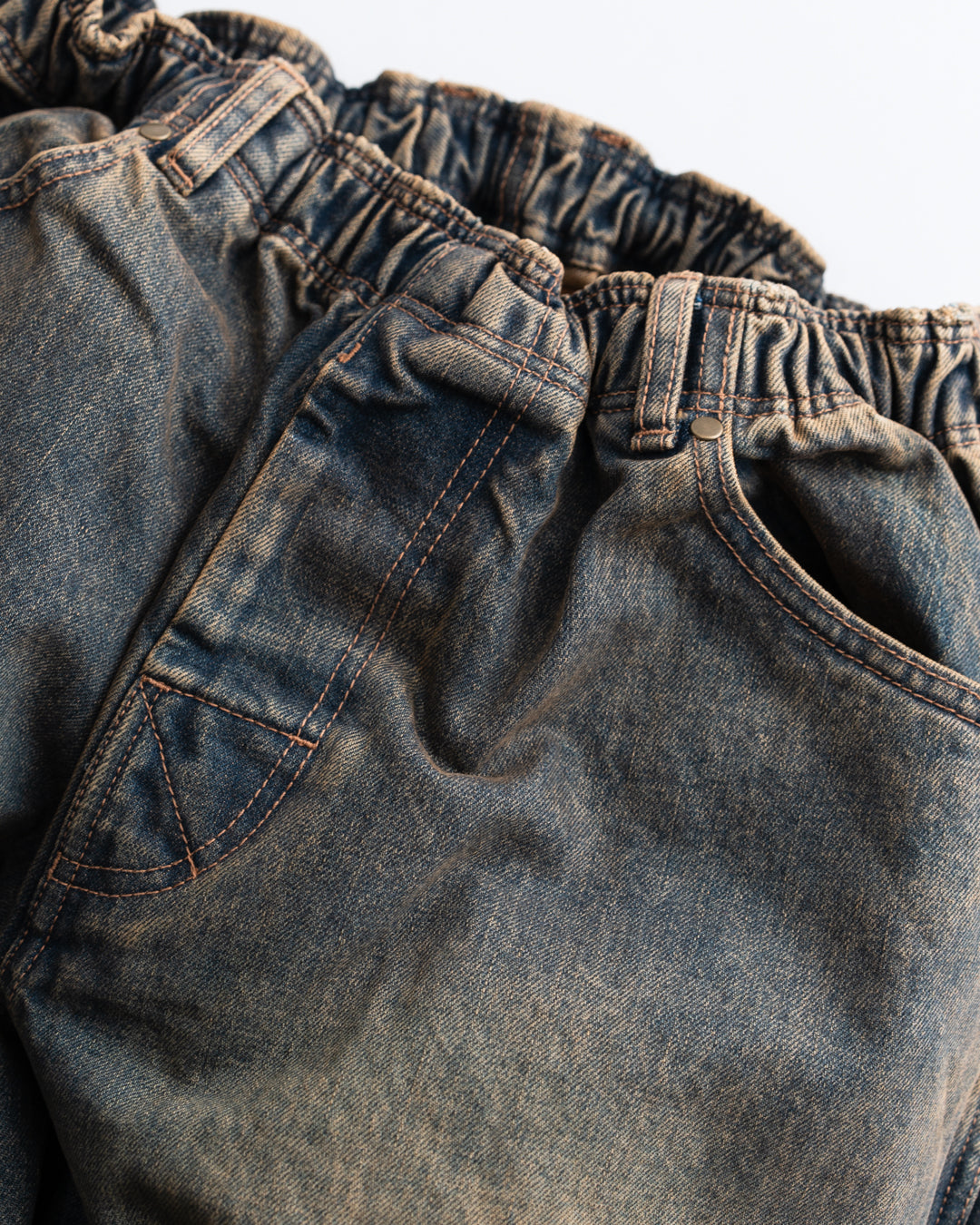 COMFORTABLE REASON Fade Straight Denim