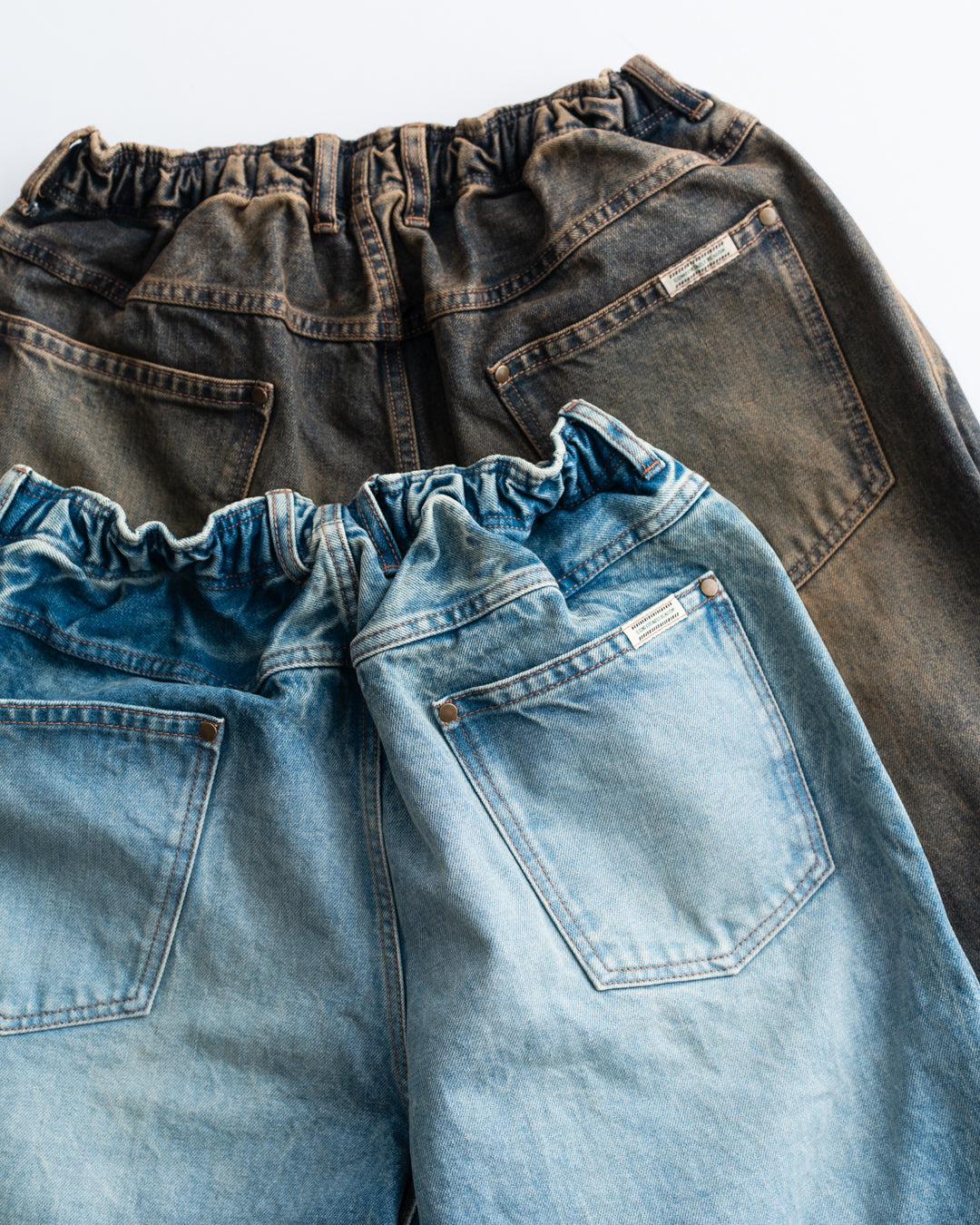 COMFORTABLE REASON Fade Straight Denim