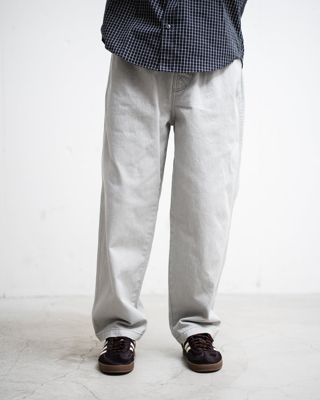 COMFORTABLE REASON Surface Dyed Denim