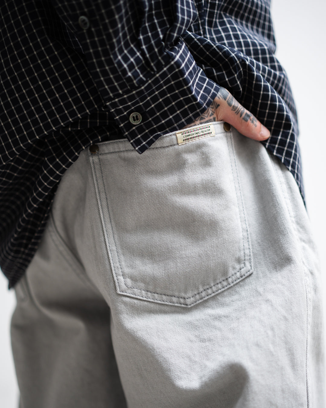 COMFORTABLE REASON Surface Dyed Denim