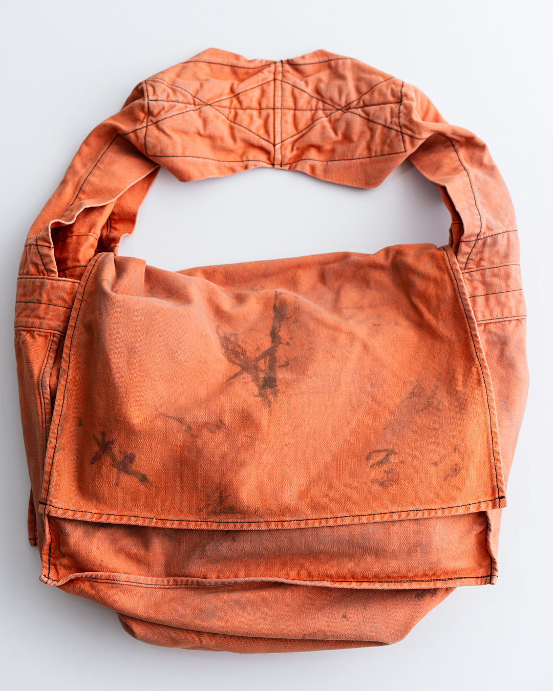 [8.30 sat 11:00 Release] BOWWOW THE DITC NEWSPAPER BAG AGED
