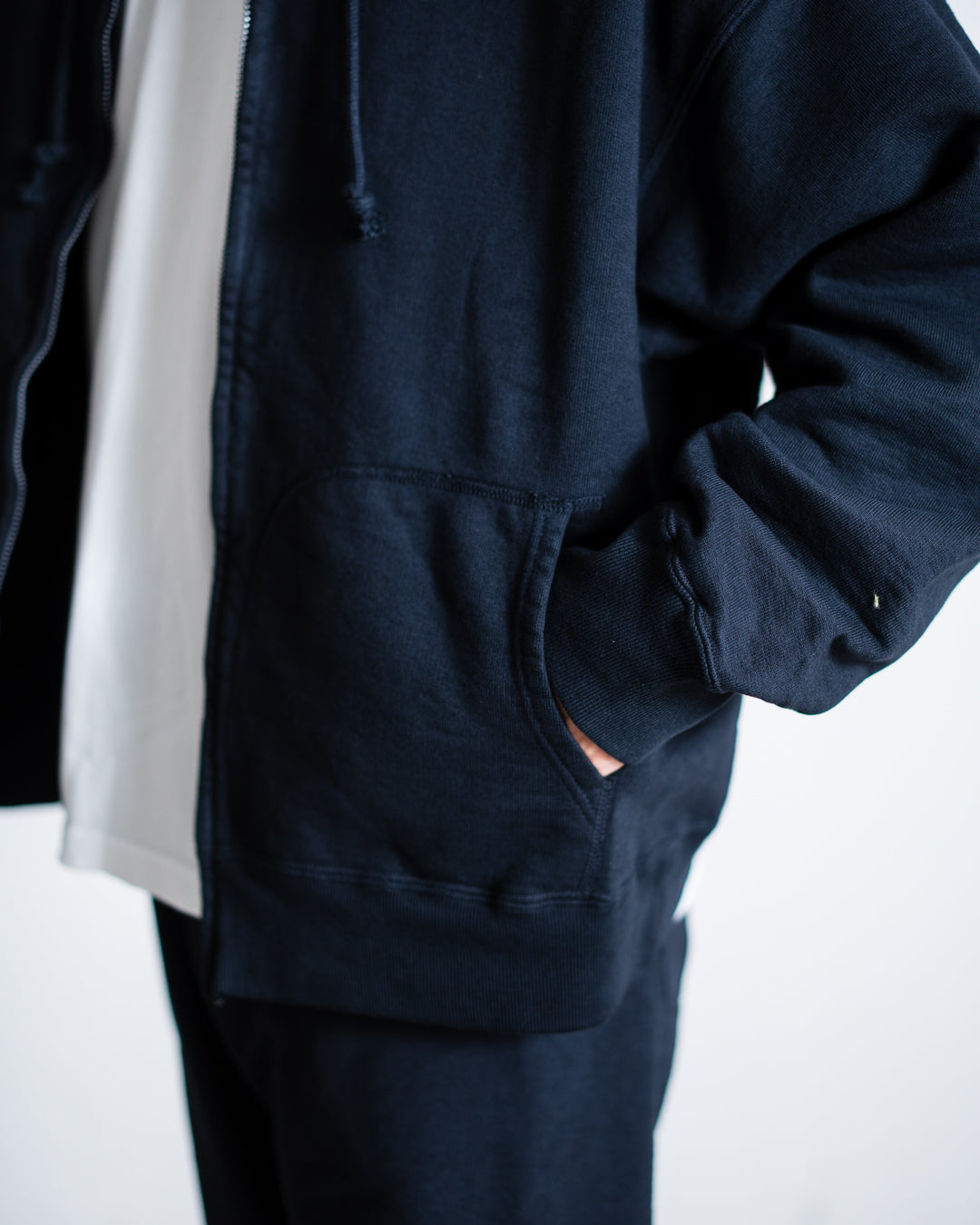 [8.30 sat 11:00 Release] BOWWOW ZIP HOODIE
