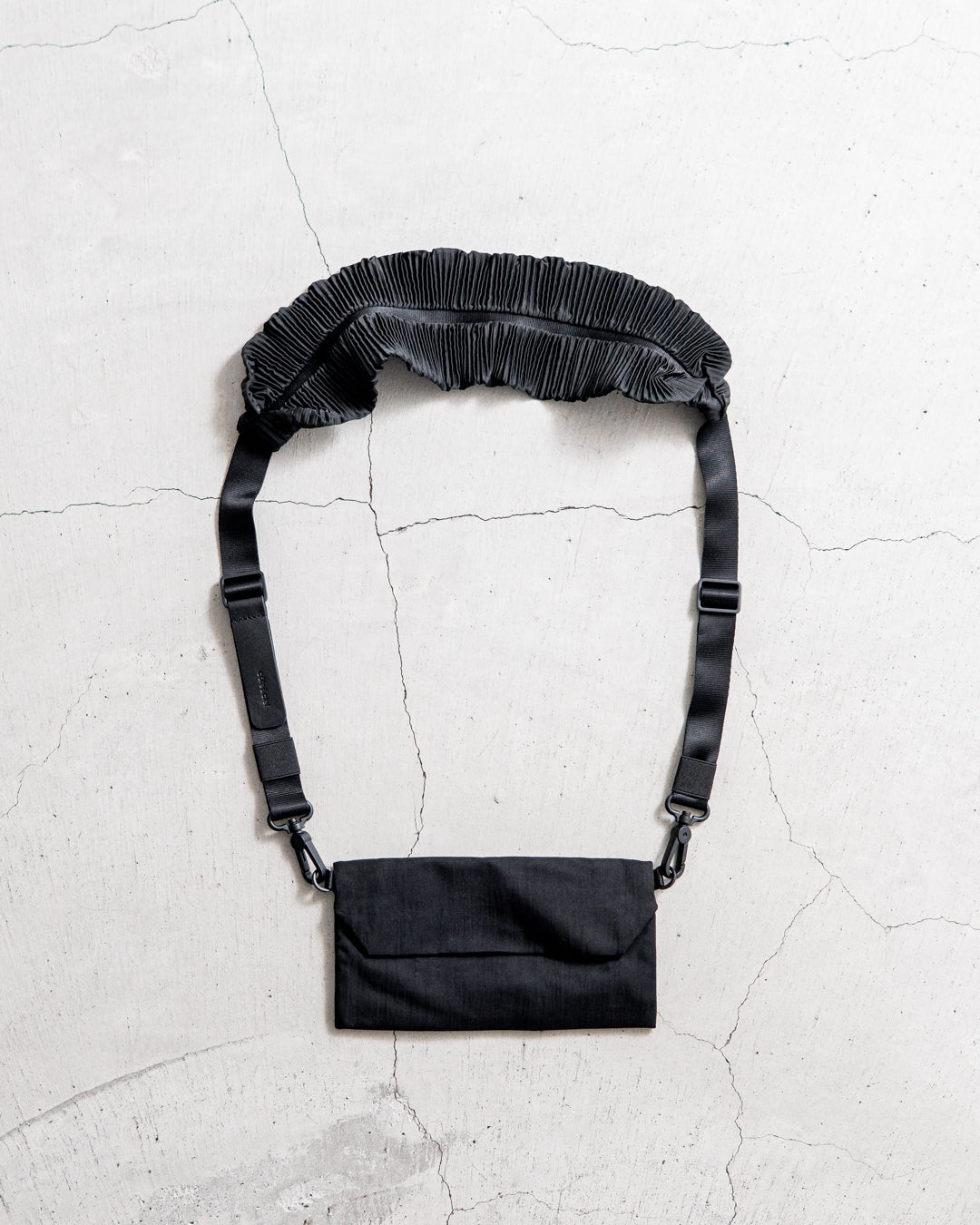 cote&ciel LUVE Pleated Black