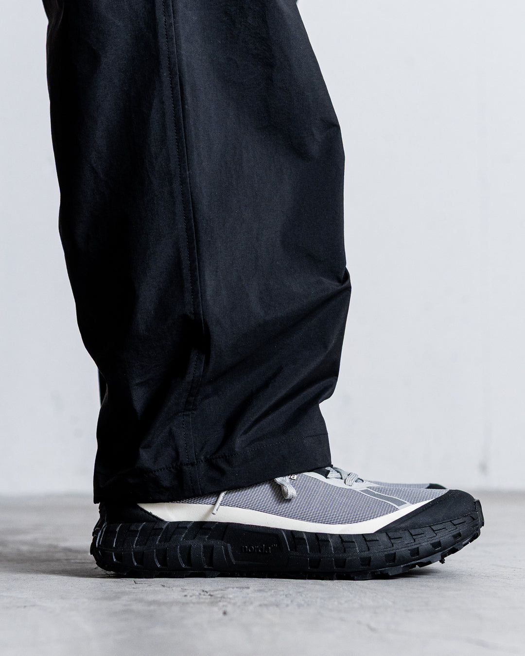 ES.1 Nylon Pants