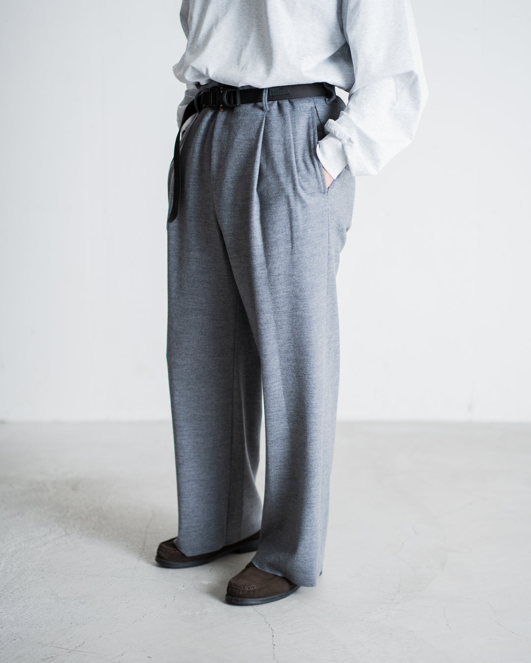 URU WOOL PONCH - 1 TUCK PANTS