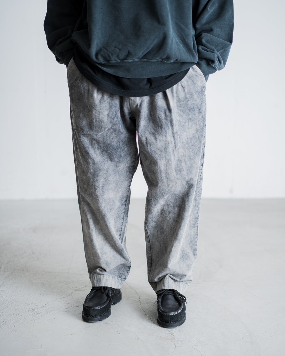 ANACHRONORM SULFUR DYED TUCK WIDE TROUSERS SULFUR